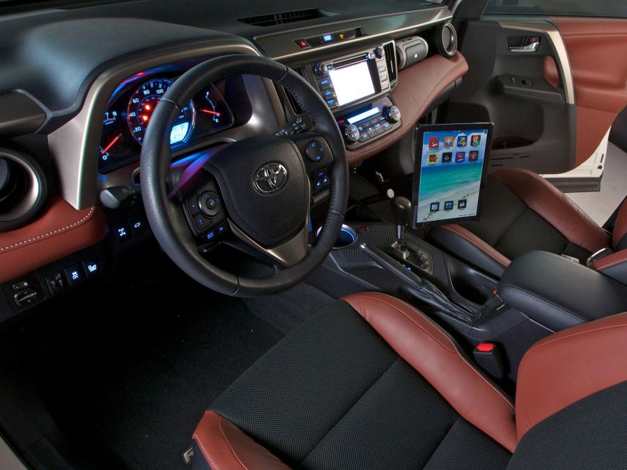  Toyota RAV4 LifeTime Fitness 2013 года  (фото 3 из 3)
